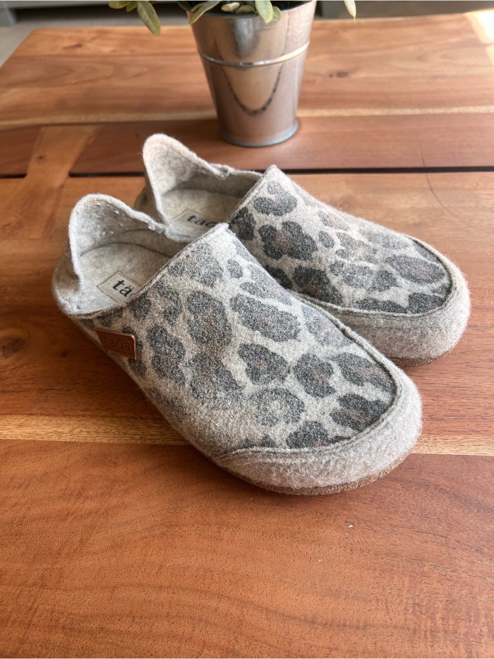 Taos Beige Leopard Slip-On Wool shoes/slipper